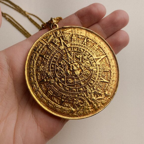 Vintage Alva Museum Replicas Aztec Calendar Stone Medallion Relic Gold Necklace - Picture 11 of 13
